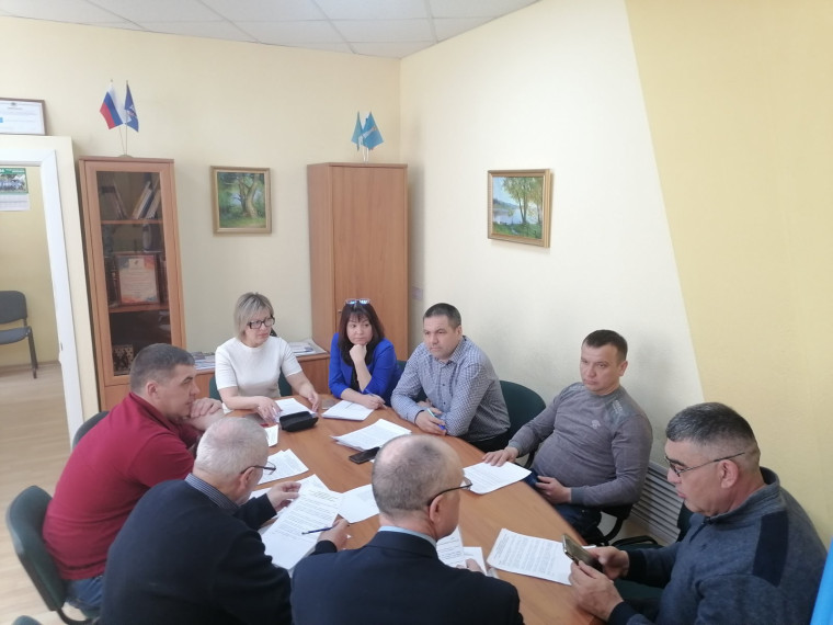 Заседание комиссии по бюджету, налогам, предпринимательству, развитию промышленности. Заседание комиссии по бюджету, налогам, предпринимательству, развитию промышленности.