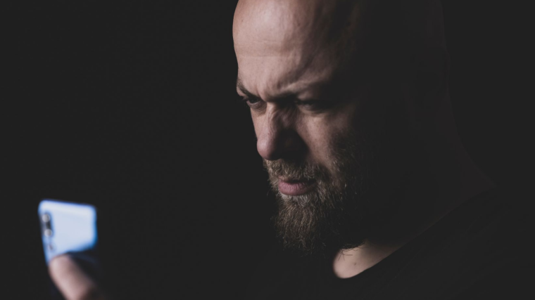 Что заставляет людей попадаться на уловки мошенников. Что заставляет людей попадаться на уловки мошенников.